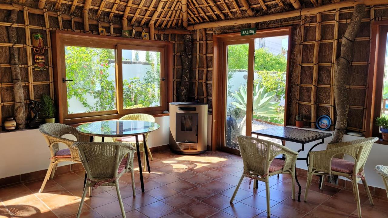 Hostal Casa Arco Iris Лос-Каньос-де-Мека Экстерьер фото